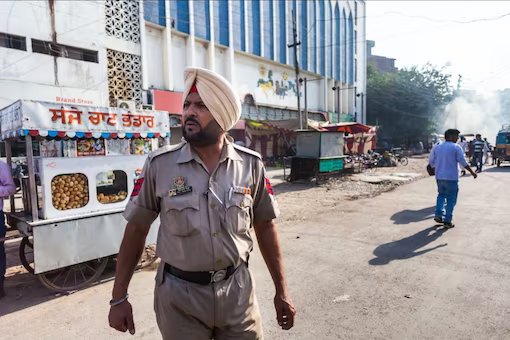 Crackdown on Films, Web Series Glorying Violence: Akal Takht Objects to Punjab Police Diktat on Brandishing of Weapons