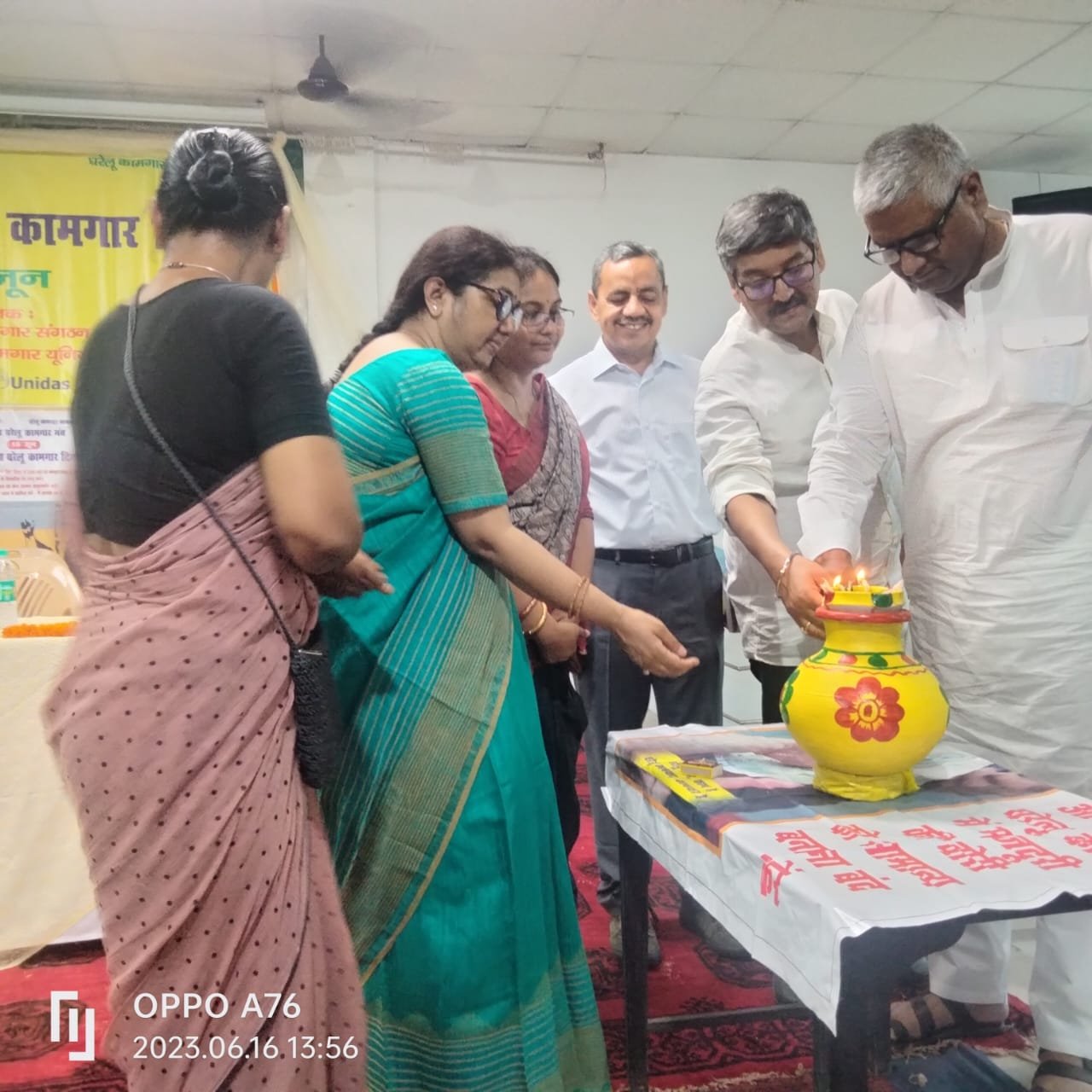 “घरेलू कामगारों की समस्याओं पर विचार करना एवं बात करना आवश्यक है।” आनन्द माधव 