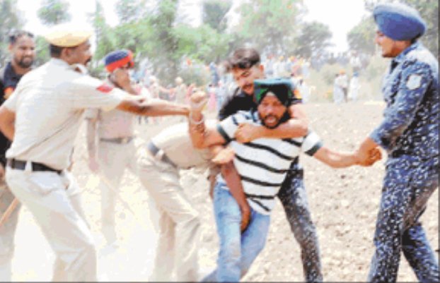 ਮੁਜ਼ਾਹਰਾ ਕਰ ਰਹੇ ਟੀਚਰਾਂ ਤੇ ਲਾਠੀ ਚਾਰਜ