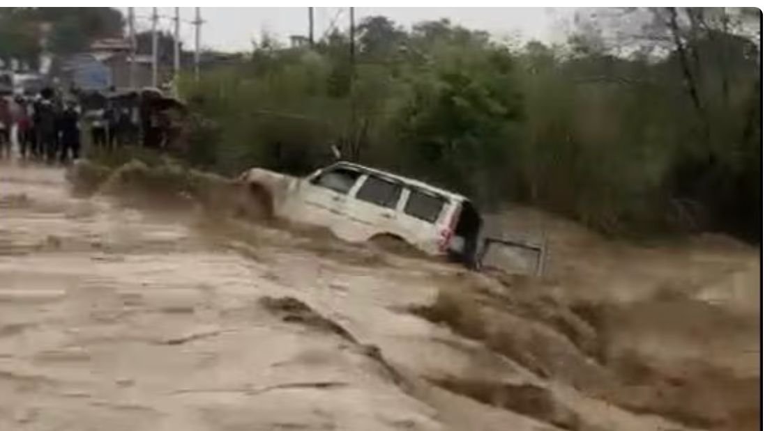 जैसे ही इन दोनों युवकों के फंसे होने की सूचना मिली तो पटियाला प्रशासन व आर्मी टीमों ने रेस्क्यू ऑपरेशन चलाया