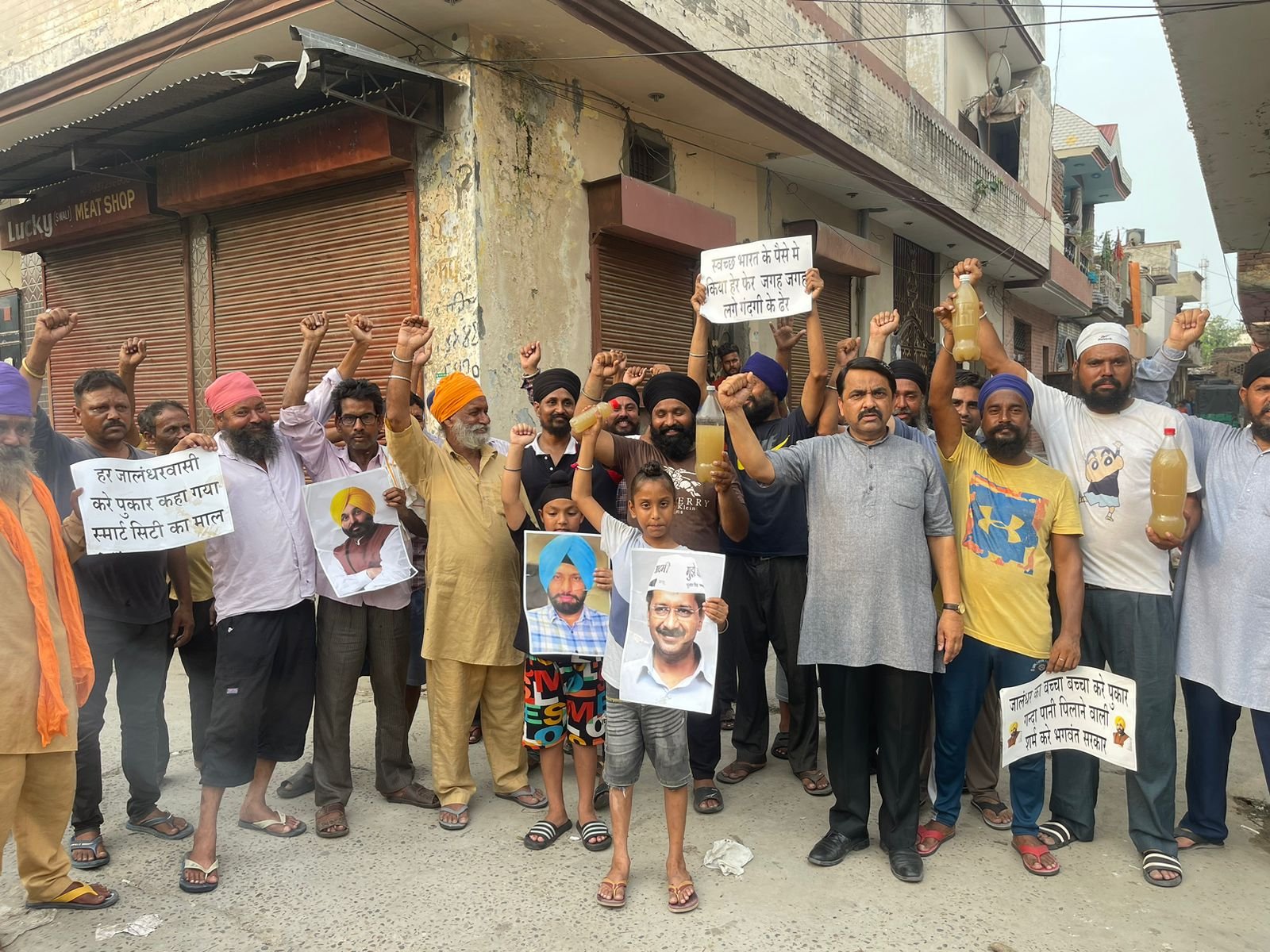 कूडे के ढेरो का जवाब जनता आम आदमी पार्टी को नगर निगम चुनावो मे देगी : किशनलाल शर्मा