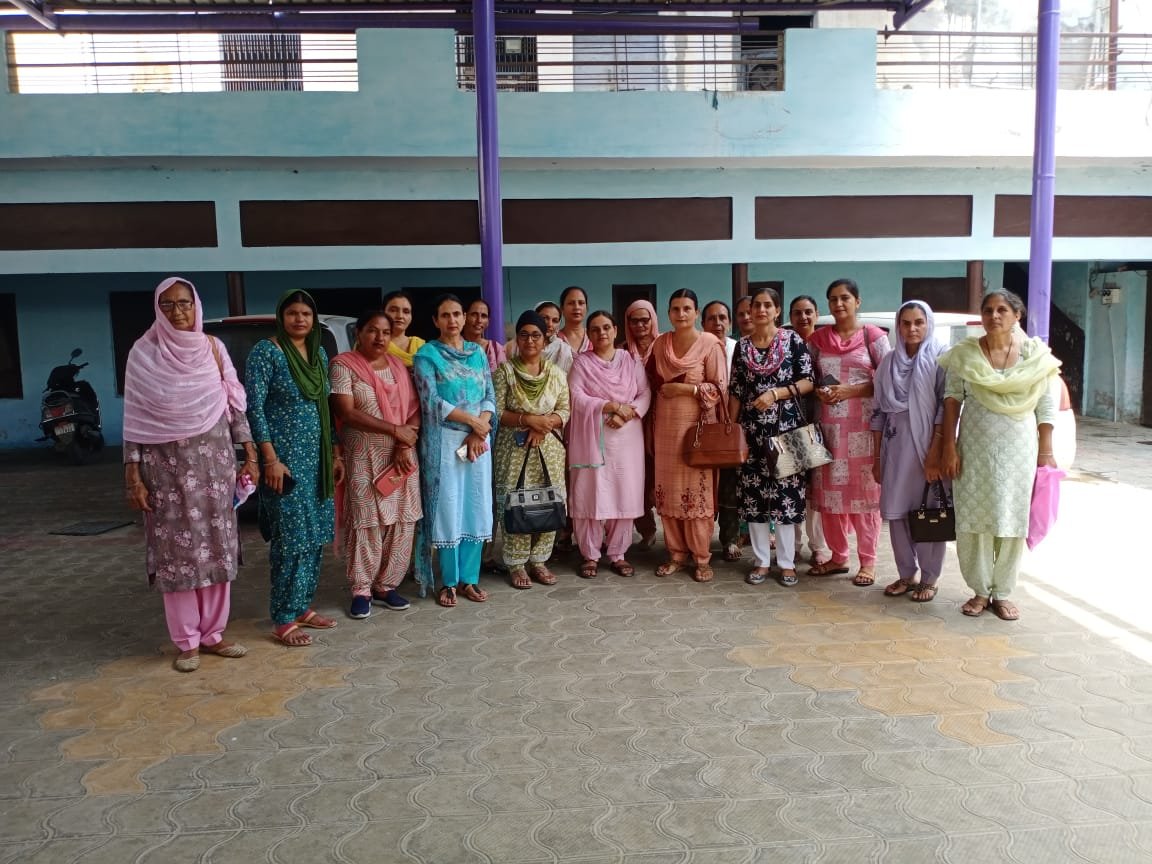  ਸਰਵ ਆਂਗਣਵਾੜੀ ਵਰਕਰ ਯੂਨੀਅਨ ਦੇ ਸੂਬਾ ਪ੍ਰਧਾਨ ਮੈਡਮ ਬਰਿੰਦਰਜੀਤ ਕੌਰ ਦੁਆਰਾ ਕੈਬਨਿਟ ਮੰਤਰੀ ਅੱਗੇ ਰੱਖੀਆਂ ਮੰਗਾਂ