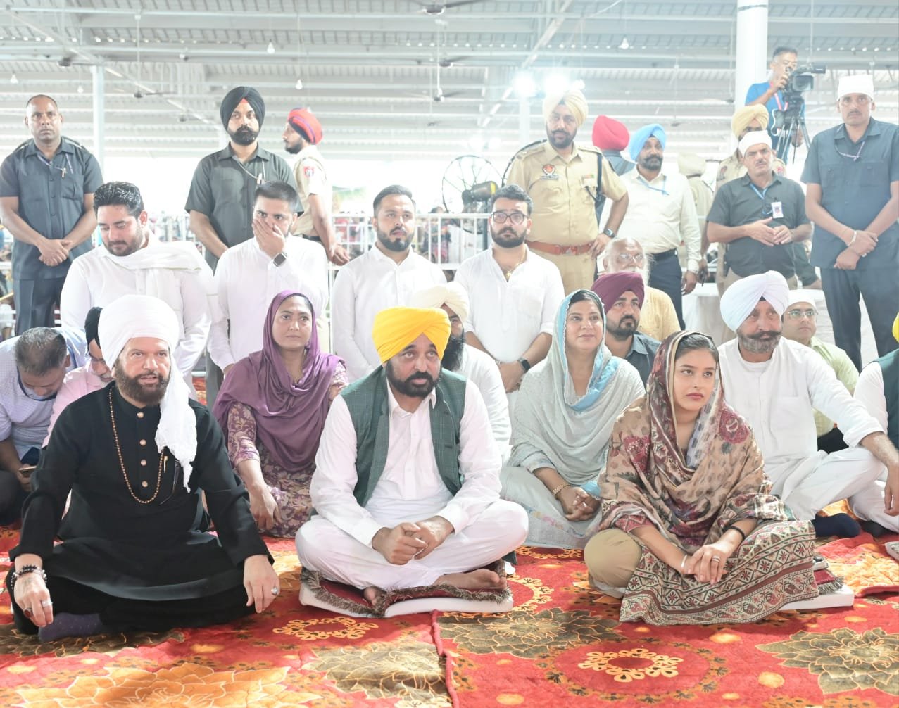 ਮੁੱਖ ਮੰਤਰੀ ਨੇ ਨਕੋਦਰ ਵਿਖੇ ਬਾਪੂ ਲਾਲ ਬਾਦਸ਼ਾਹ ਜੀ ਦੇ ਮੇਲੇ ਵਿੱਚ ਸੰਗਤ ਨਾਲ ਕੀਤੀ ਸ਼ਿਰਕਤ