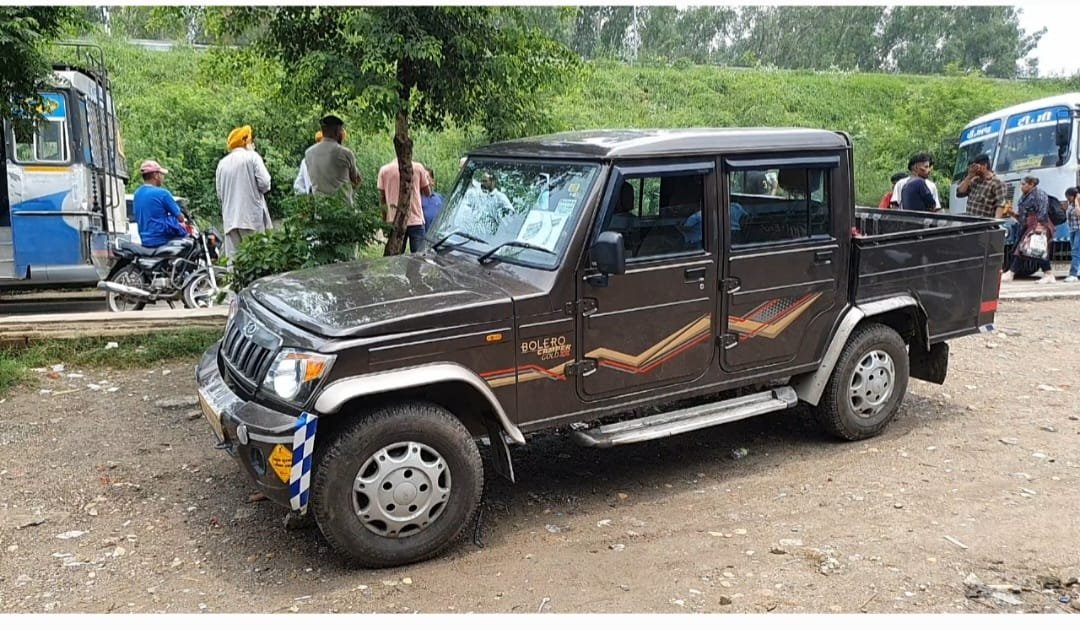 ਫਿਲੌਰ ਬੱਸ ਸਟੈਂਡ ਦੇ ਲਾਗੇ ਇੱਕ ਬਲੈਰੋ ਗੱਡੀ  ਵਿੱਚੋਂ ਦਿਨ ਦਿਹਾੜੇ ਹੋਈ 23,ਲੱਖ ਦੀ ਹੋਈ ਲੁੱਟ ਖੋਹ