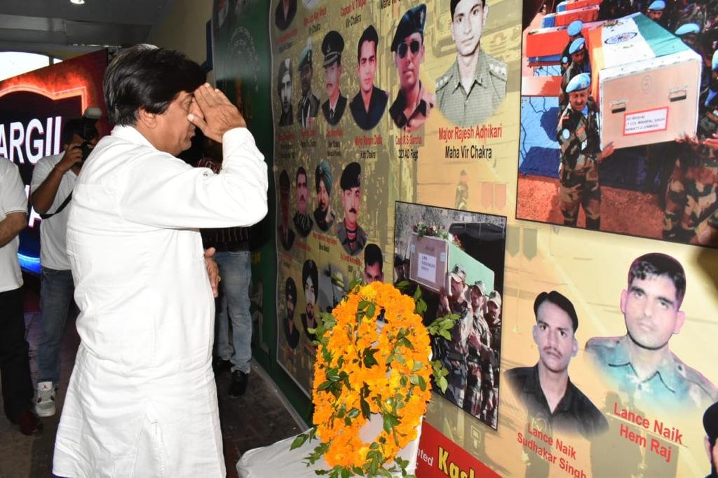 ਕਾਰਗਿਲ ਵਿਜੇ ਦਿਵਸ : ਸ਼ਹੀਦਾਂ ਨੂੰ ਕੀਤਾ ਸਿਜਦਾ