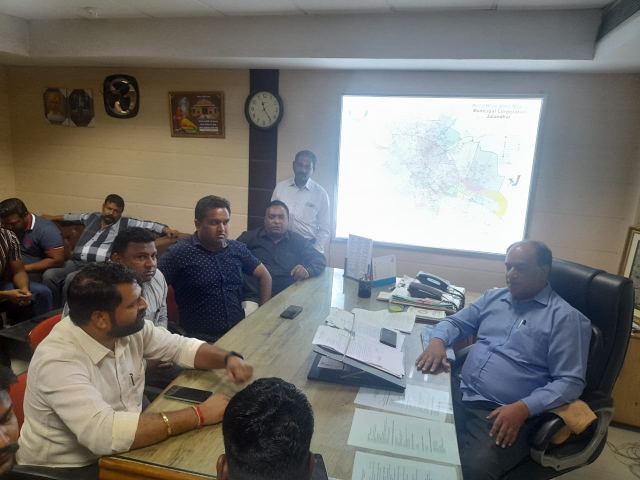 ਵਿਧਾਇਕ ਰੂਪਨਗਰ ਦਿਨੇਸ਼ ਚੱਢਾ ਵੱਲੋਂ ਆਪਣੀ ਗ਼ਲਤੀ ਦਾ ਅਹਿਸਾਸ, ਤਹਿਸੀਲ ਅਤੇ ਸਬ ਤਹਿਸੀਲ ਦਫ਼ਤਰਾਂ ਵਿੱਚ ਚੱਲ ਰਹੀ ਕਲਮਛੋੜ ਹੜਤਾਲ ਖ਼ਤਮ