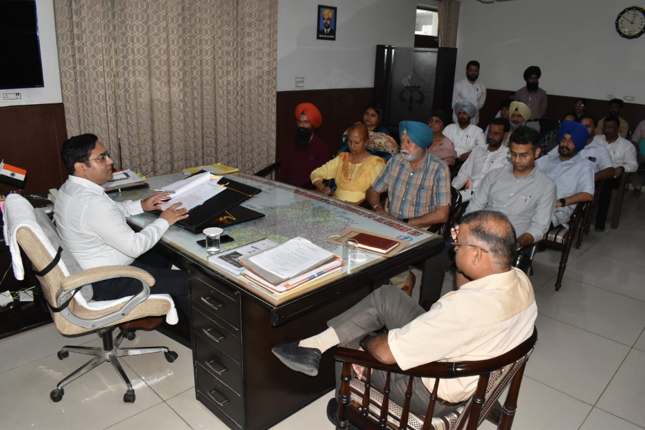 ਜਮੀਨਾਂ ਦੇ ਕਲੈਕਟਰ ਰੇਟ ਰਿਵਾਇਜ ਕਰਨ ਦੀ ਪ੍ਰਕਿਰਿਆ ਤੇਜ਼ੀ ਲਿਆਉਣ ਦੇ ਨਿਰਦੇਸ਼