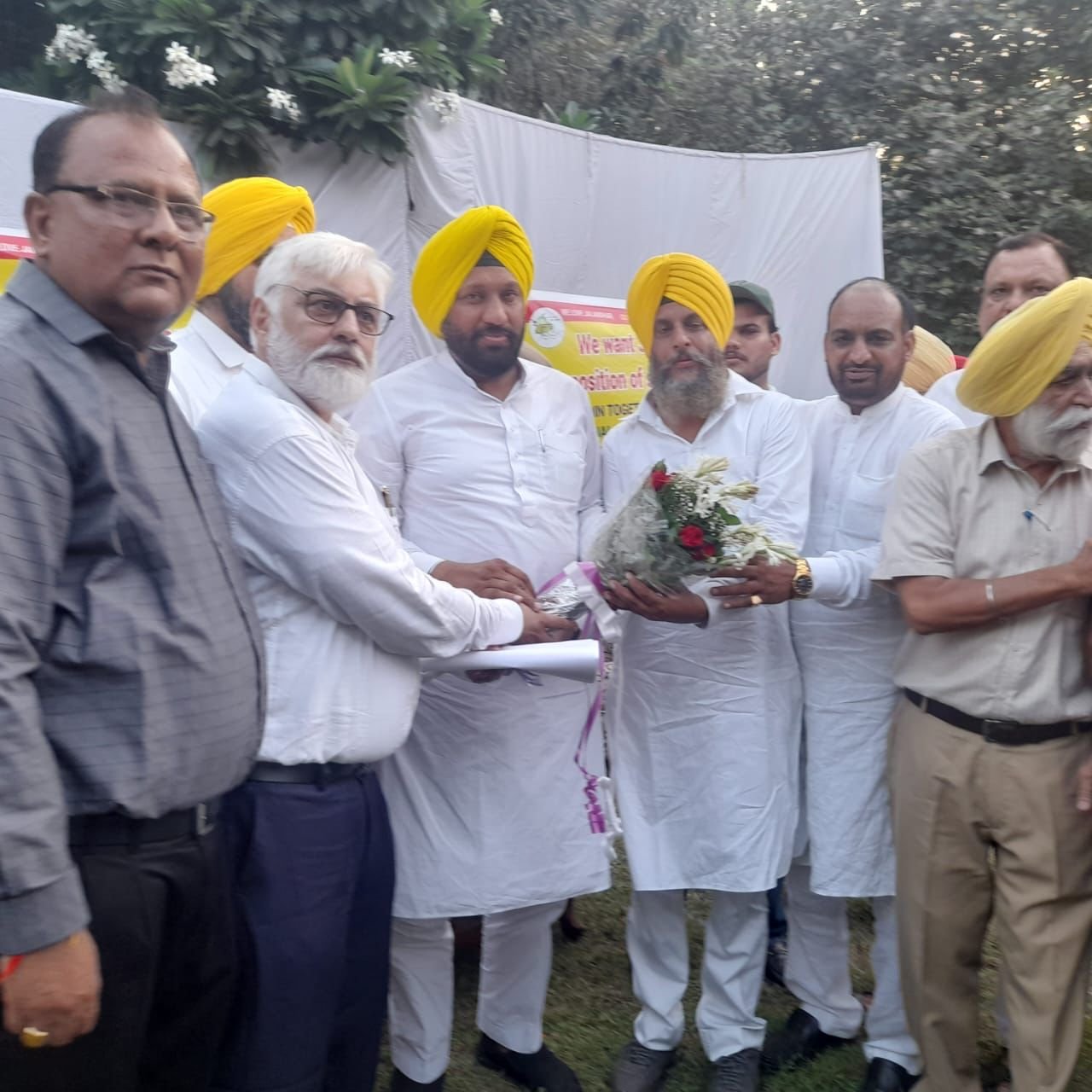 ਜੁਆਇੰਟ ਐਕਸ਼ਨ ਕਮੇਟੀ ਮਾਡਲ ਟਾਊਨ ਜਲੰਧਰ ਦੀ ਮੰਗ ਜੋ ਕੇ ਸ਼ਮਸ਼ਾਨਘਾਟ ਮਾਡਲ ਟਾਊਨ ਜਲੰਧਰ ਦੇ ਨੇੜੇ ਕੂੜੇ ਦੇ ਡੰਪ ਨੂੰ ਪੂਰਨ ਤੋਰ ਤੇ ਖਤਮ ਕਰਨ ਦੀ 