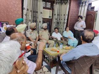 ਜਲੰਧਰ ਜੁਆਇੰਟ ਐਕਸ਼ਨ ਕਮੇਟੀ ਮਾਡਲ ਟਾਊਨ ਜਲੰਧਰ ਵੱਲੋਂ ਨਸ਼ਿਆਂ ਦੀ ਰੋਕਥਾਮ ਲਈ ਪੰਜਾਬ ਪੁਲਿਸ ਨਾਲ ਕੀਤੀ ਸਾਂਝੀ ਮਟਿੰਗ ਹੋਈ ।