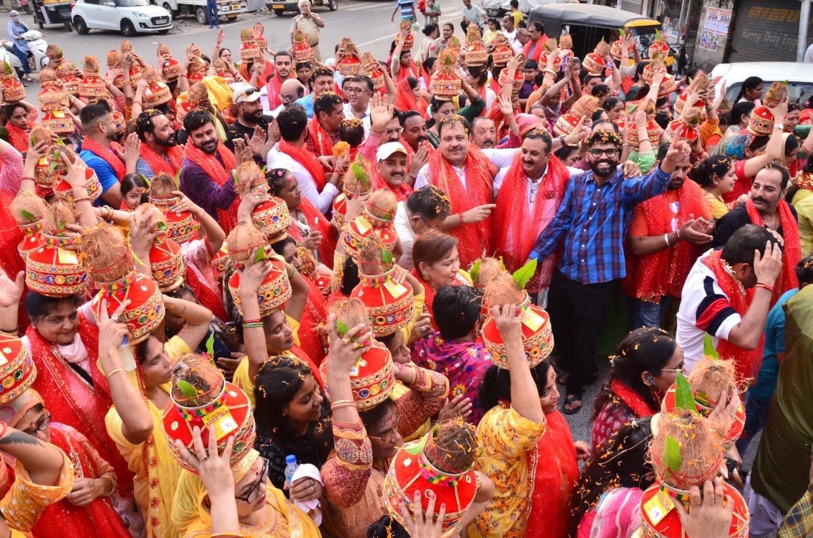 आचार्य गौरव कृष्ण गोस्वामी, ने शुरू की भागवत कथा । 