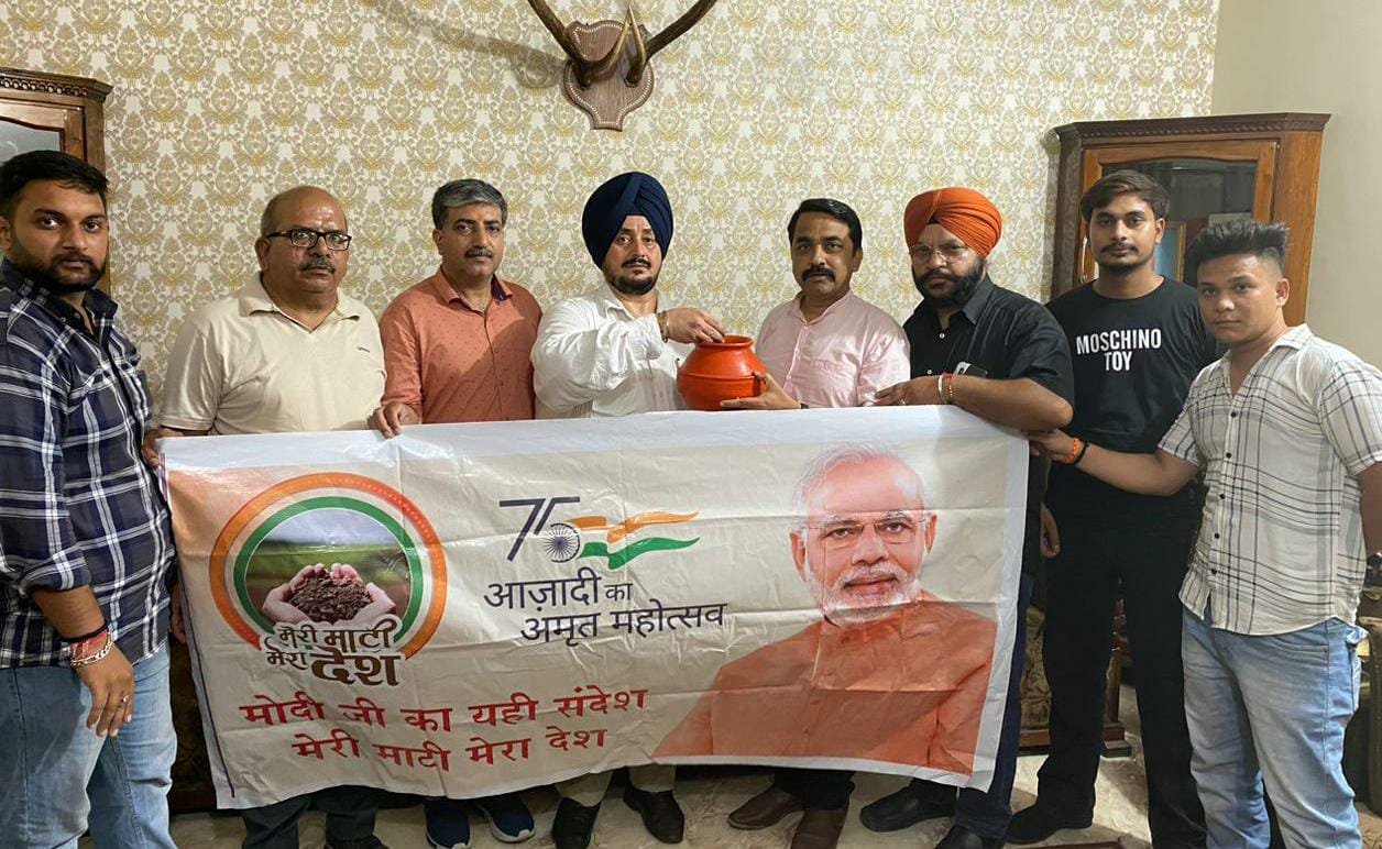 मेरी माटी मेरा देश अभियान के तहत किशन लाल शर्मा पहुंचे महान क्रांतिकारी सरदार भगत सिंह के पौत्र सुखविंदर सिंह सघा के घर होशियारपुर।