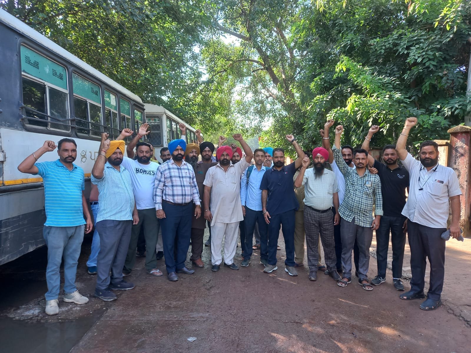 ਯੂਨੀਅਨ ਵੱਲੋਂ ਹੜਤਾਲ ਪੋਸਟਪੌਨ ਕਰਕੇ ਬੱਸਾਂ ਚਲਾਉਣ ਦਾ ਐਨਾਨ । 