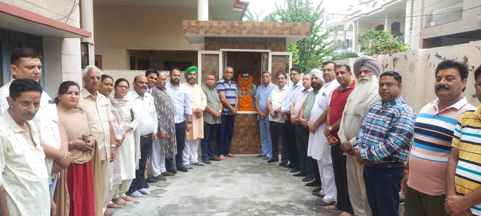 *पंडित दीनदयाल उपाध्याय जी के दिखाए गए मार्ग पर चल कर सभी कार्यकर्ताओं को आगे बढ़ना चाहिए:सुशील शर्मा*