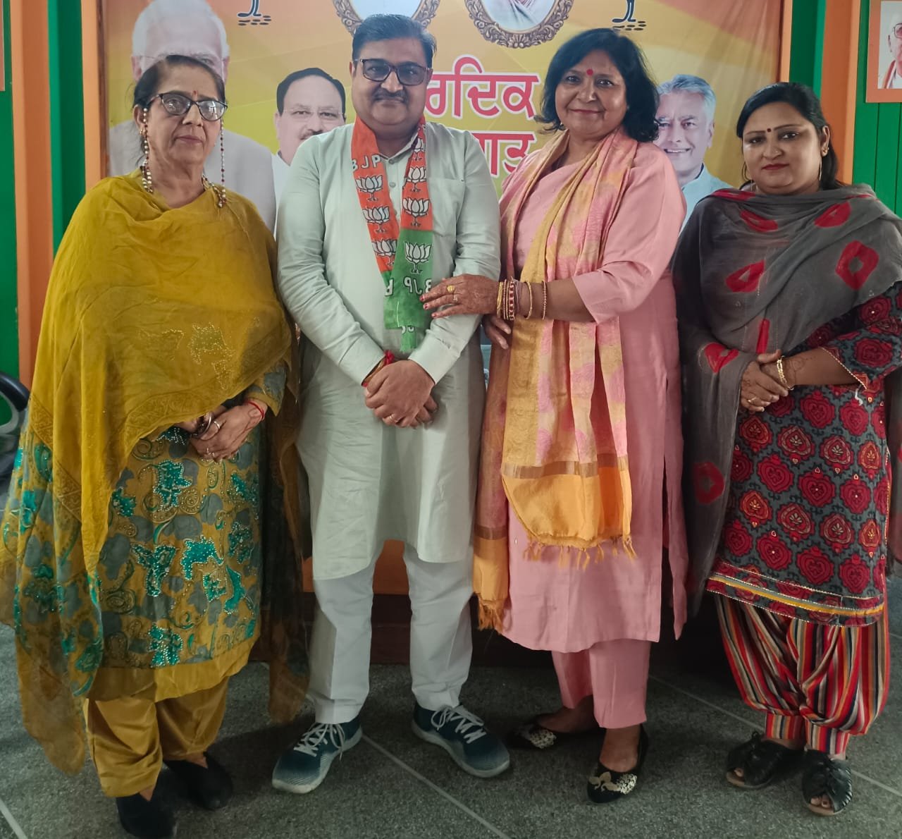 जिला महामंत्री राजेश कपूर को जिला भाजपा महिला मोर्चा का प्रभारी नियुक्त 