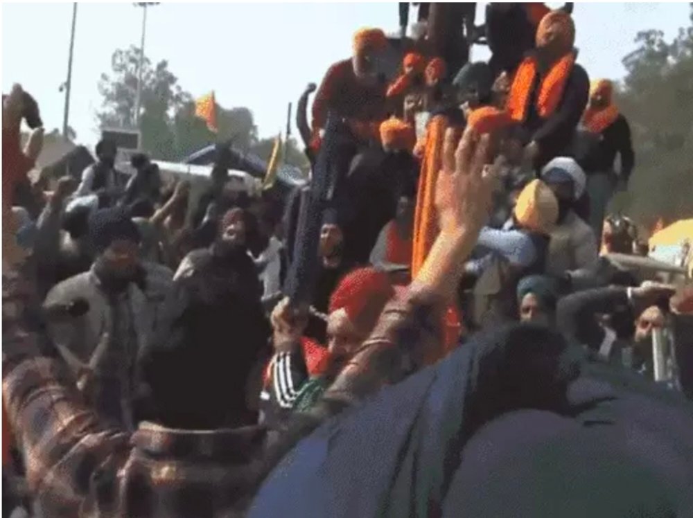 ਹੁਣੇ ਹੁਣੇ ਪੰਜਾਬ ਤੋਂ ਵੱਡੀ ਖ਼ਬਰ: ਪੁਲਿਸ ਤੇ ਕਿਸਾਨਾਂ ਵਿਚਾਲੇ ਝੜਪ 'ਚ ਐਸਪੀ ਤੇ ਇੰਸਪੈਕਟਰ ਜ਼ਖ਼ਮੀ