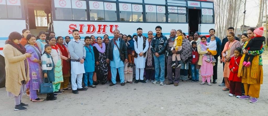 संगत की सेवा करने से और धार्मिक यात्रा करवाने से मिलता है आनंद प्रधान अतुल चड्डा , सुमित शर्मा