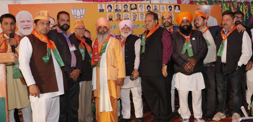 *वेस्ट विधानसभा बूथ सम्मेलन मे कार्यकर्ताओ का जनसैलाब उमड़ा* 