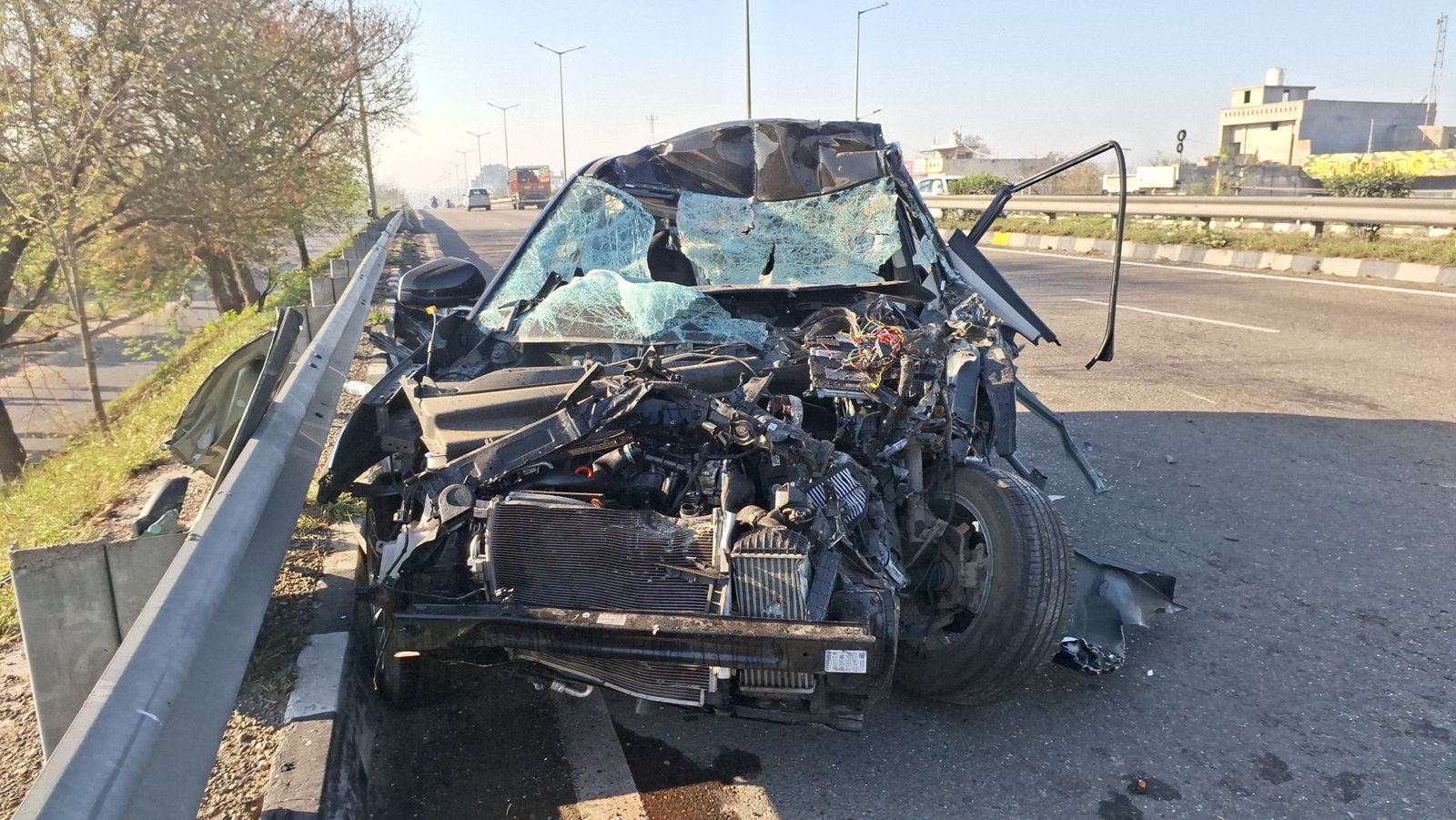 ਕਰੇਟਾ ਗੱਡੀ ਦੀ ਕੰਬਾਈਨ 'ਚ ਟੱਕਰ ਵੱਜਣ ਨਾਲ ਇੱਕ ਵਿਅਕਤੀ ਦੀ ਮੌਤ ਤਿੰਨ ਜ਼ਖ਼ਮੀ 