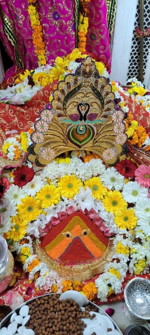 माँ चिंतपुरणी जी के प्राकृतिक पिण्डी स्वरूप के आज *17-03-2024* के प्रात: काल श्रृंगार के  अलौकिक दर्शन