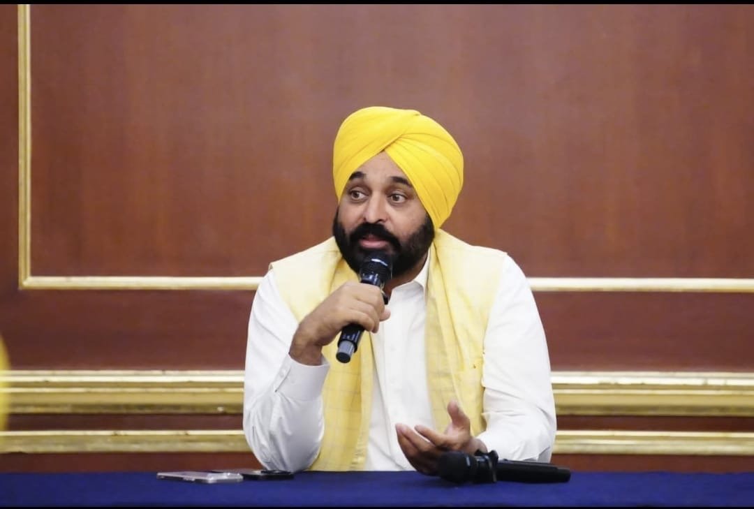 पार्टी छोड़ने वाले नेताओं पर मान ने कहा - हमें उनपर ध्यान देने की जरूरत नहीं, पार्टी के साथ गद्दारी करने वाले को जनता खुद जवाब देगी*