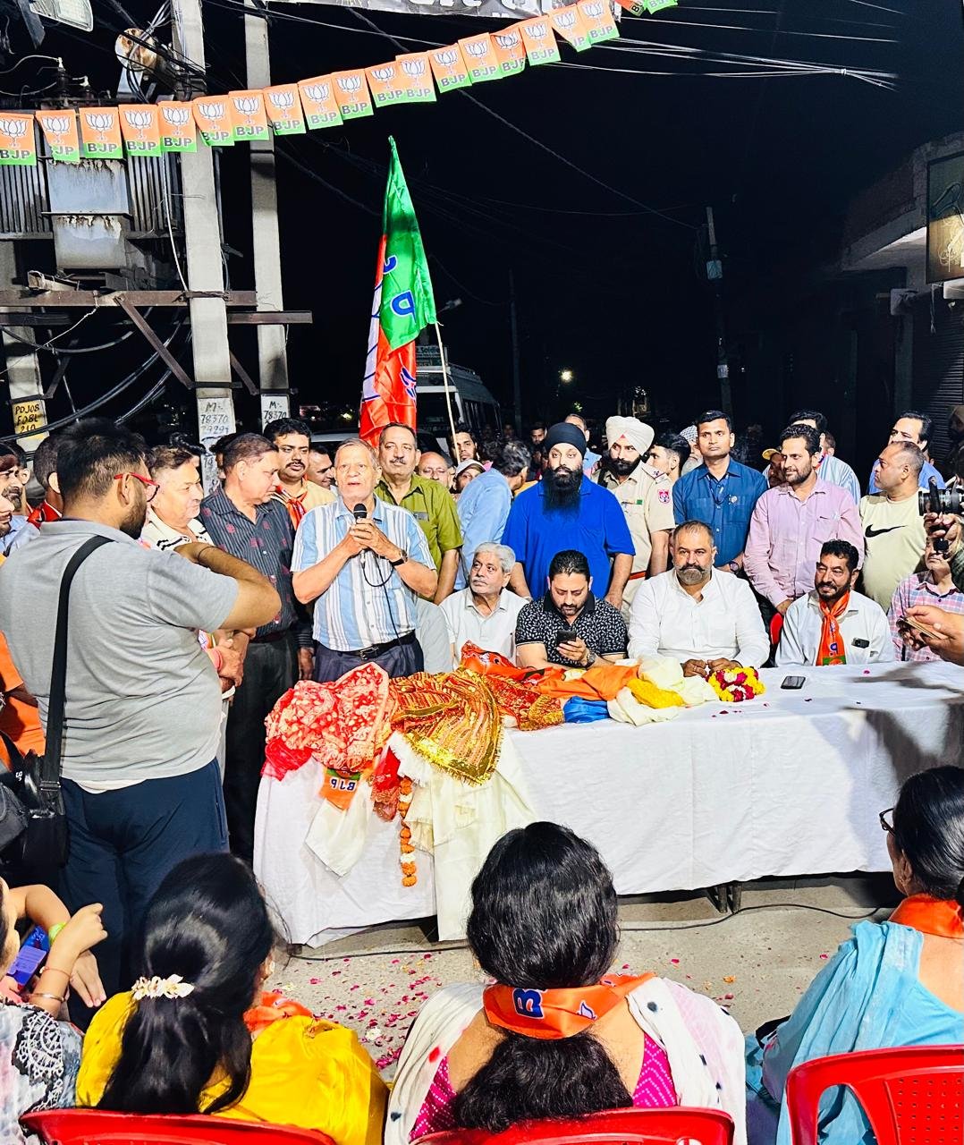 वेस्ट हलके में सुशील रिंकू को मिल रहा भारी जन-समर्थन    लसूड़ी मोहल्ले व बस्ती दानिशमंदा मेन बाजार में प्रचार के दौरान बड़ी तादाद में लोग पहुंचे