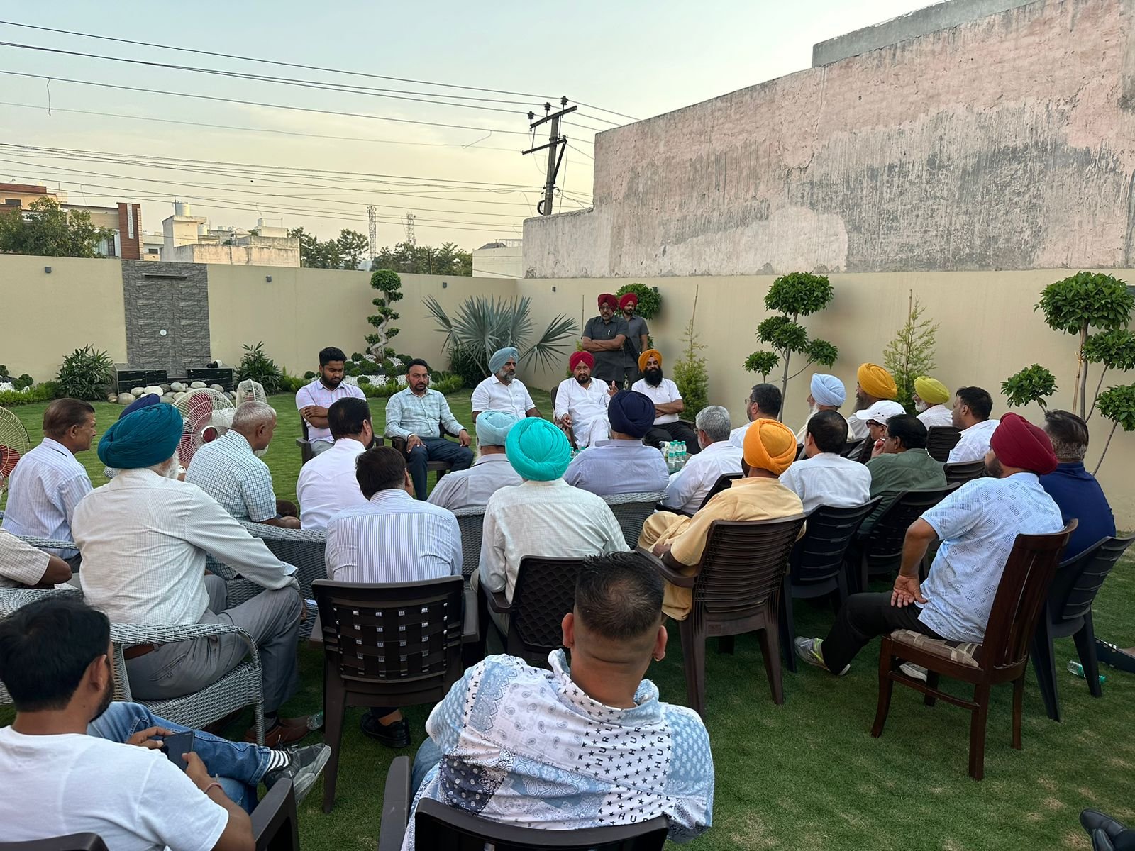 ਬਲਾਕ ਪ੍ਰਧਾਨ ਜਗਦੀਪ ਪ੍ਰਵਾਰ ਨੇ ਕੀਤੀ ਕਾੱਗਰਸ ਓੁਮੀਦਵਾਰ ਚਰਨਜੀਤ ਚੰਨੀ ਦੀ ਮਿਠਾਪੁਰ ਵਿਖੇ ਕੀਤਾ ਮਿਠਾਪੁਰ ਵਿਖੇ ਸਵਾਗਤ ।