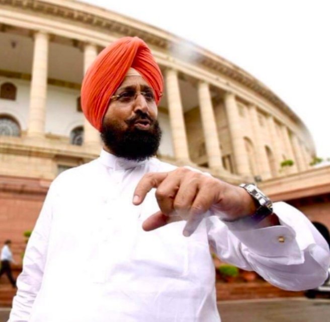 पंजाब विधान सभा में विपक्ष के नेता प्रताप सिंह बाजवा ने फैसबुक पोस्ट द्वारा उठाई किसानों को फसलों के नुक़सान का मुआवज़ा देने की माँग