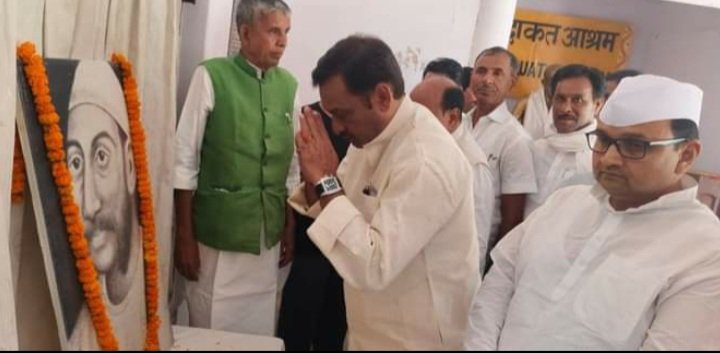 कांग्रेस के नेतृव में देश लड़ रहा आजादी की दूसरी लड़ाई : डॉ. अखिलेश सिंह*