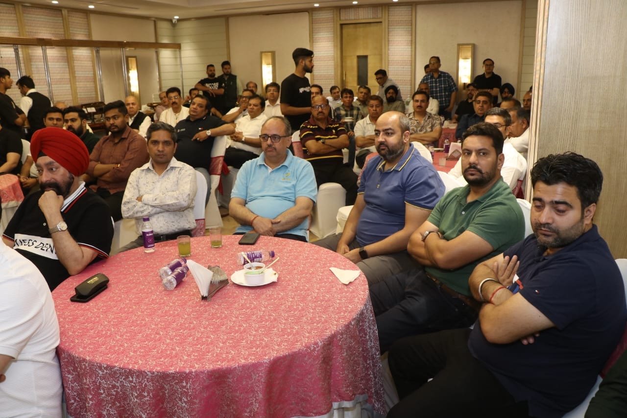 *भाजपा जालंधर लोकसभा उम्मीदीवार सुशील रिंकु ने जालंधर शहर के प्रसिद्ध उद्योगपतियों के साथ बैठक में लिया हिस्सा*