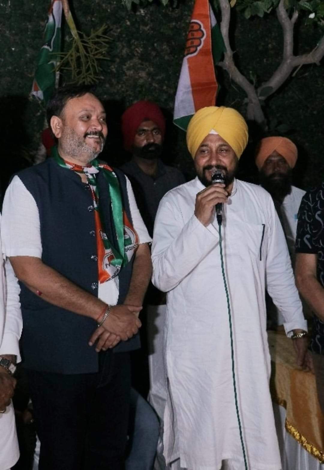 "ਕੱਲ੍ਹ ਕਾਂਗਰਸ ਪਾਰਟੀ ਦੇ ਸਾਬਕਾ ਸੀ.ਐਮ ਅਤੇ ਲੋਕ ਸਭਾ ਉਮੀਦਵਾਰ ਸਰਦਾਰ ਚਰਨਜੀਤ ਸਿੰਘ ਚੰਨੀ ਸੀਨੀਅਰ ਨੇਤਾ ਗੀਤਤਰਨ ਖਹਿਰਾ ਦੇ ਗ੍ਰਹਿ ਵਿਖੇ ਪਹੁੰਚੇ"
