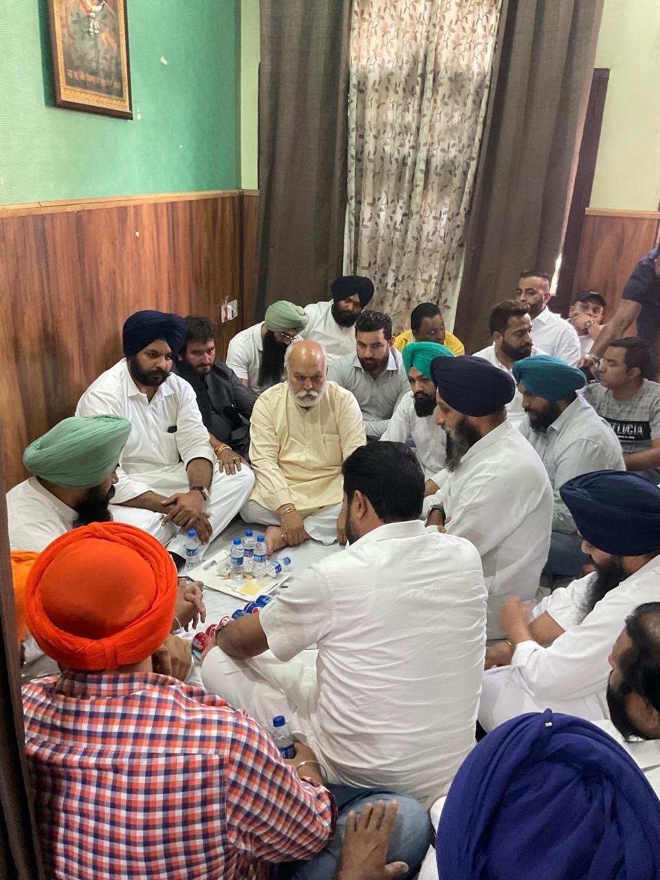 ਸੁਖਮਿੰਦਰ ਰਾਜਪਾਲ ਦੇ ਘਰ ਅਫ਼ਸੋਸ ਕਰਨ ਲਈ ਪਹੰਚੇ ਬਿਕਰਮ ਮਜੀਠੀਆ ਅਤੇ ਮਹਿੰਦਰ ਸਿੰਘ ਕੇਪੀ