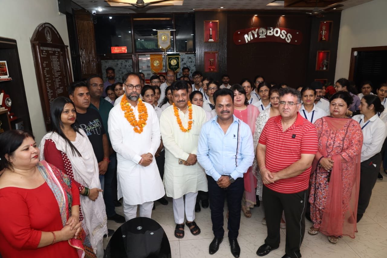 * 15 ਆਈ ਟੀ ਆਈਜ਼, 50 ਮਿੰਨੀ ਸਪੋਰਟਸ ਸੈਂਟਰ ਅਤੇ ਝੁੱਗੀ-ਝੌਂਪੜੀਆਂ ਦੇ ਦੌਰੇ ਦੌਰਾਨ ਪੱਕੇ ਮਕਾਨਾਂ ਦਾ ਵਾਅਦਾ