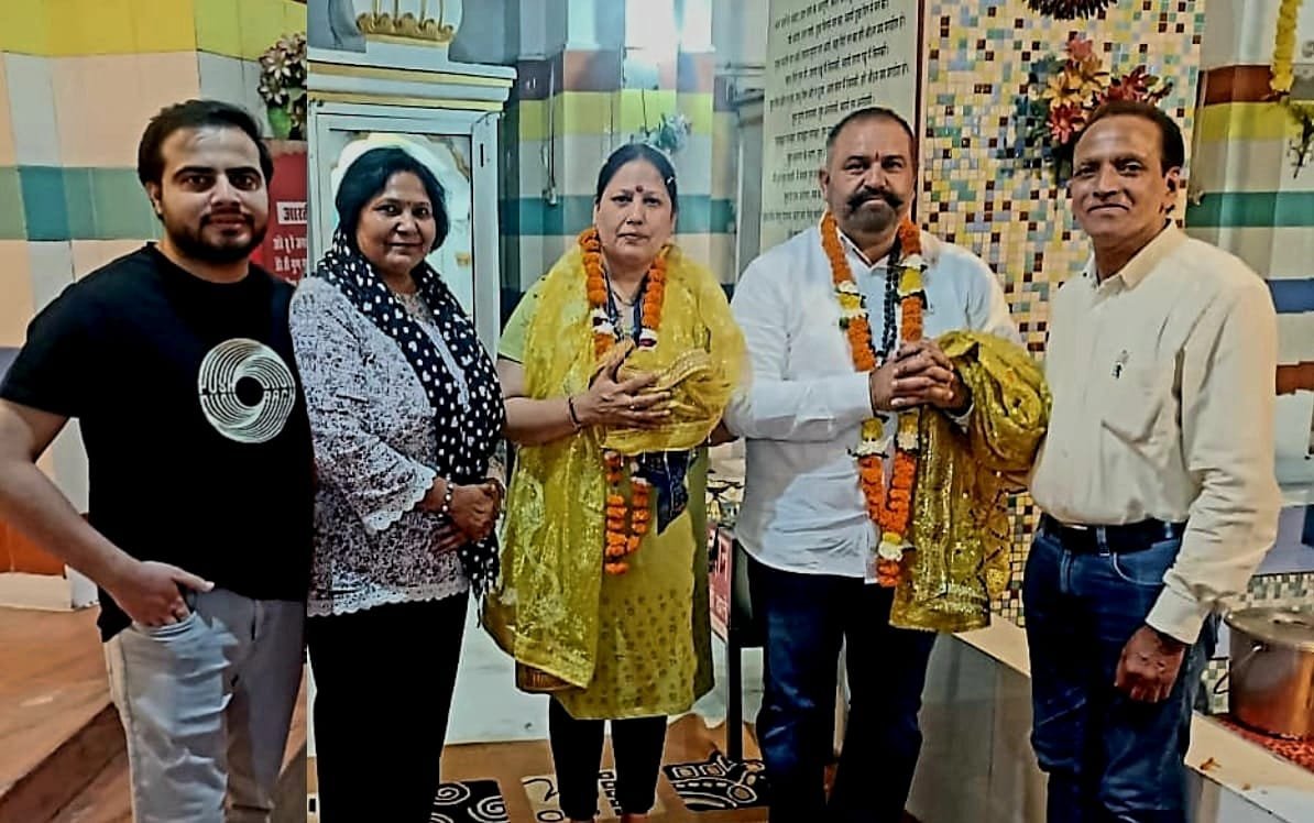 लोकसभा चुनावों के भाजपा जालंधर से उम्मीदवार सुशील कुमार रिंकू,डा.सुनीता रिंकू श्री लक्ष्मी  मंदिर में नतमस्तक हुए ।