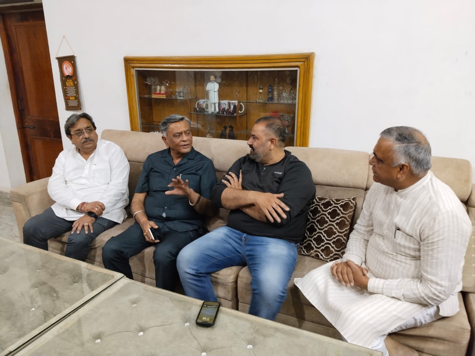 रिंकू के घर पहुंचे भाजपा के वरिष्ठ नेता व वर्कर, जन्मदिन पर दी बधाइयां "