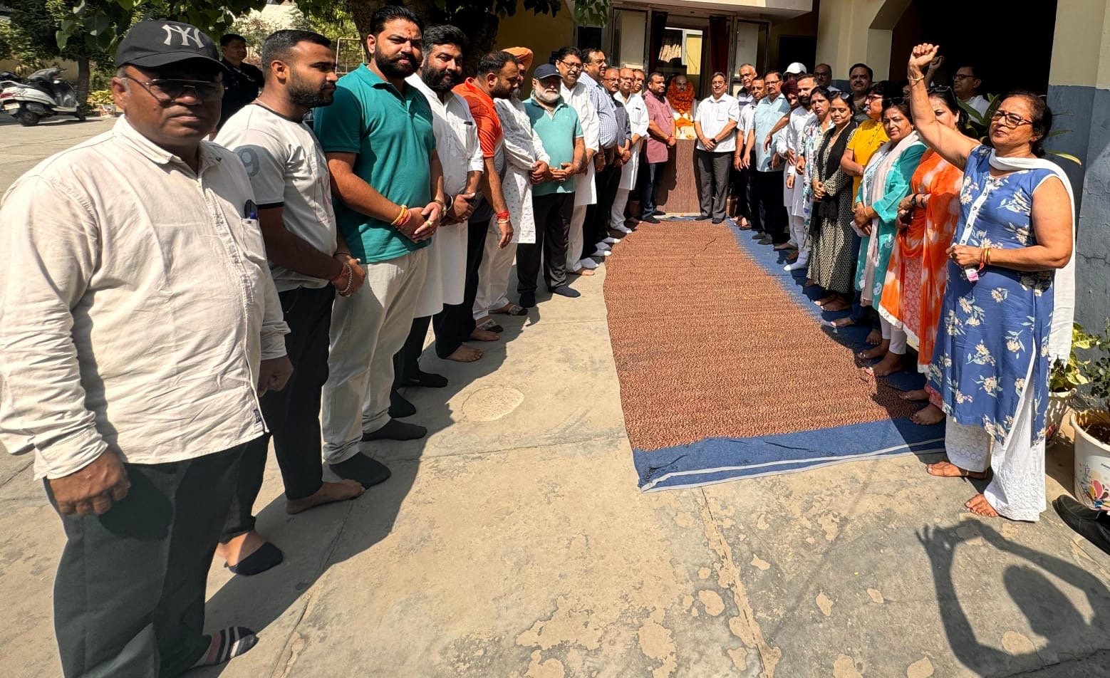 *ज़िला भाजपा द्वारा  डॉ. श्यामा प्रसाद मुखर्जी की पुण्यतिथि पर पुष्पांजलि की अर्पित*