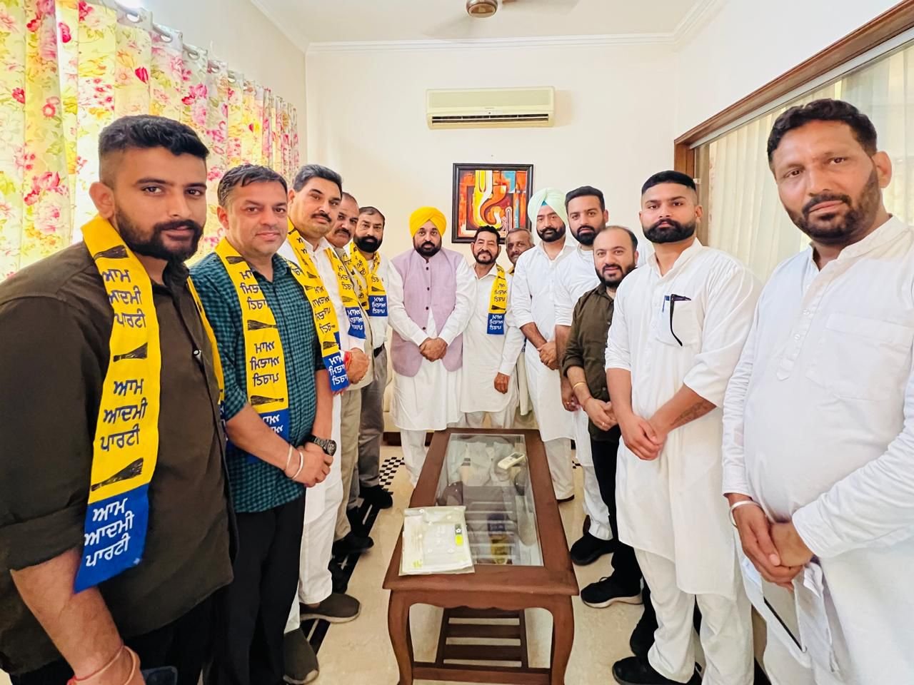 *ਜਲੰਧਰ ਪੱਛਮੀ ਦੇ ਲੋਕਾਂ ਵੱਲੋਂ 'ਆਪ' ਨੂੰ ਮਿਲ ਰਿਹਾ ਭਰਵਾਂ ਸਮਰਥਨ, ਭਾਰੀ ਬਹੁਮਤ ਨਾਲ ਜਿੱਤਣਗੇ ਮੋਹਿੰਦਰ ਭਗਤ - ਭਗਵੰਤ ਮਾਨ*