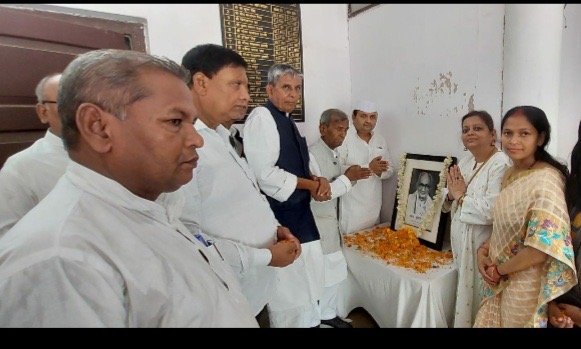 स्वतंत्रता सेनानी स्व. मुंगेरी लाल जी की 23 पुण्यतिथि  विहार कांग्रेस  ने मनाई 