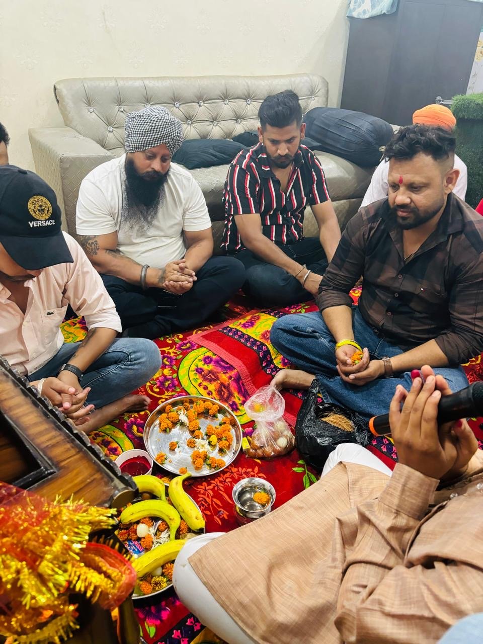 मेरी मैया के रूप अनेक जगत को प्यारी लागे प्रधान अतुल चड्डा , सुमित शर्मा