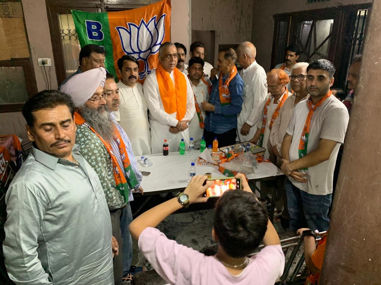 *आप सरकार की घटिया कार्यप्रणाली और कांग्रेस की देश विरोधी नीतियों के खिलाफ भाजपा को पूरा समर्थन करेंगे वेस्ट हल्के के सूझवान लोग--केडी भंडारी