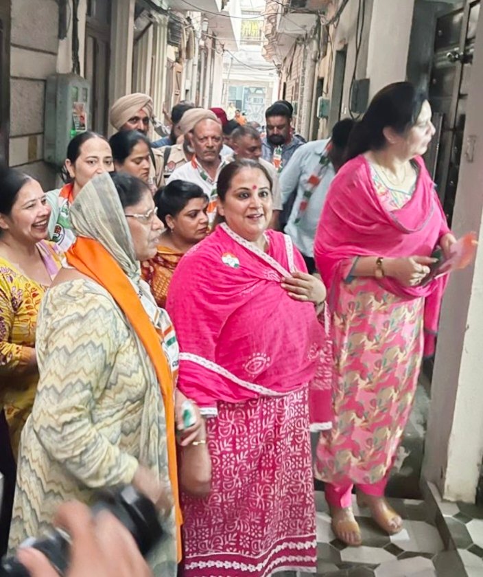 "ਕਾਂਗਰਸ ਪਾਰਟੀ ਵੱਲੋਂ ਪੱਛਮੀ ਜਿਮਨੀ ਚੋਣਾਂ ਦੀ ਉਮੀਦਵਾਰ ਸੁਰਿੰਦਰ ਕੌਰ ਦੇ ਹੱਕ ਵਿੱਚ ਮਹਿਲਾ ਮੋਰਚਾ ਦਾ ਵੱਡਾ ਸਮਰਥਣ"
