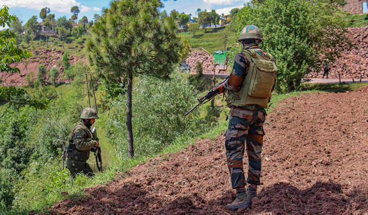 डोडा में आतंकवादियों के साथ मुठभेड़ 