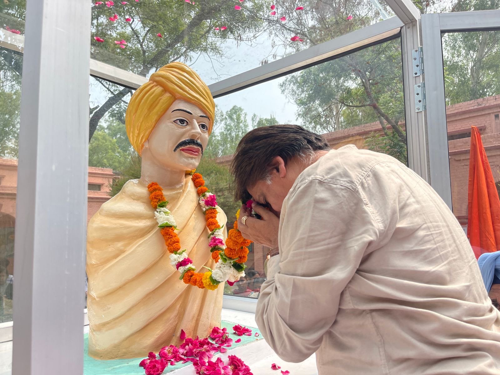 *ਬ੍ਰਮ ਸ਼ੰਕਰ ਜਿੰਪਾ ਵੱਲੋਂ ‘ਓਮ ਜੈ ਜਗਦੀਸ਼ ਹਰੇ’ ਆਰਤੀ ਦੇ ਰਚੇਤਾ ਪੰਡਿਤ ਸ਼ਰਧਾ ਰਾਮ ਫਿਲੌਰੀ ਦੇ ਸਮਾਰਕ ਦਾ ਉਦਘਾਟਨ* 