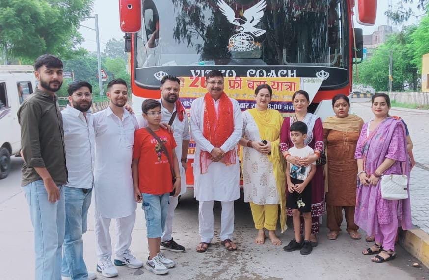 धार्मिक यात्रा कारवाने से अच्छा मार्ग दर्शन मिलता है  प्रधान अतुल चड्डा ,पवन कुमार सिनीयर उप प्रधान डी सी सी जालंधर, सुमित शर्मा