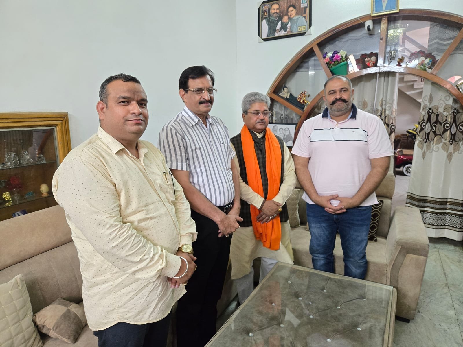 ਭਾਜਪਾ ਦੇ ਰਾਸ਼ਟਰੀ ਜਨਰਲ ਸਕੱਤਰ ਦੁਸ਼ਯੰਤ ਗੌਤਮ ਸਾਬਕਾ ਸੰਸਦ ਮੈਂਬਰ ਸੁਸ਼ੀਲ ਰਿੰਕੂ ਦੇ ਘਰ ਪਹੁੰਚੇ, ਕਈ ਮੁੱਦਿਆਂ 'ਤੇ ਕੀਤੀ ਚਰਚਾ