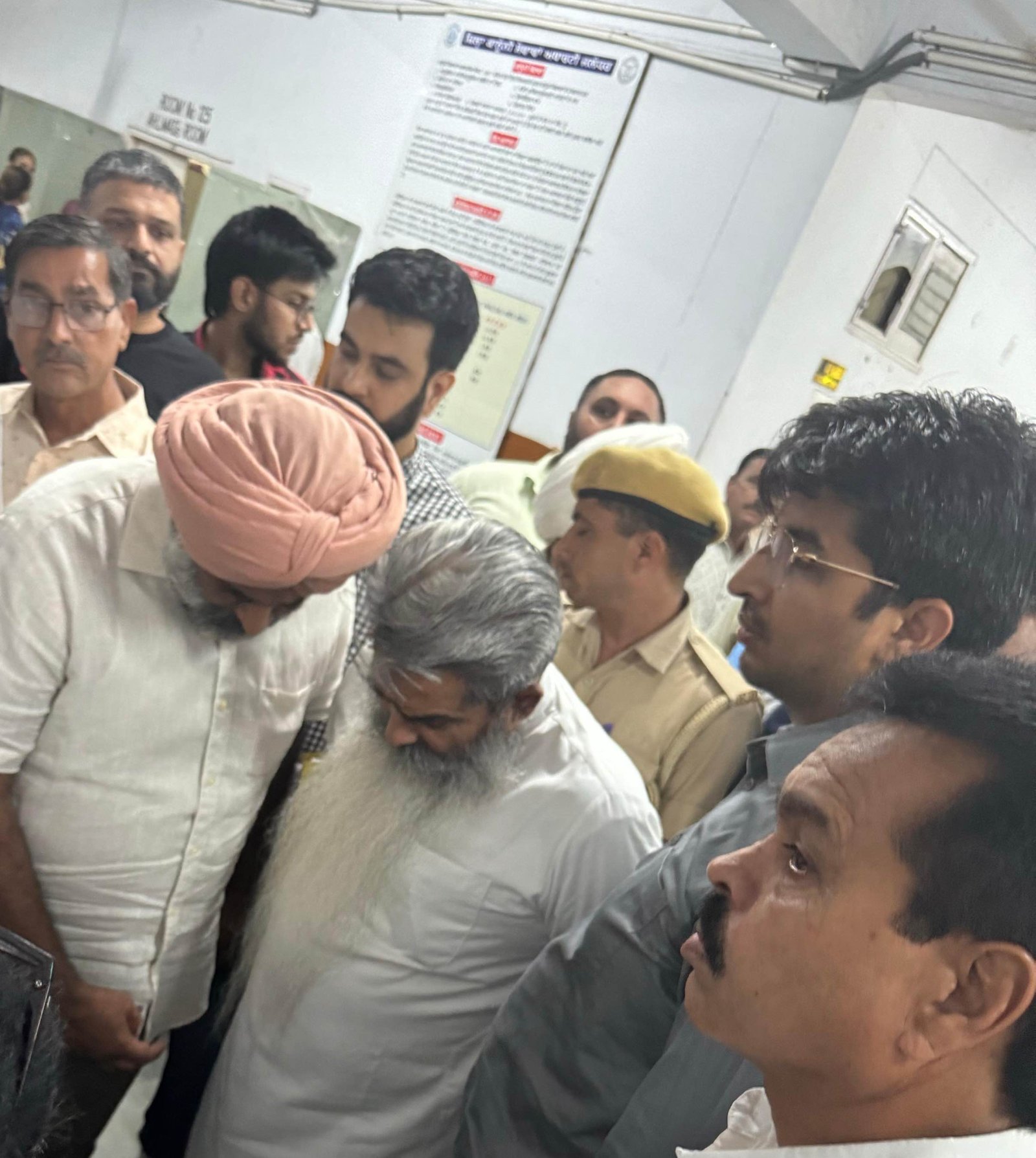 कांग्रेस नेता भारत भूषण आशु , अदालत में पेश, 5 दिन का हुआ पुलिस रिमांड ।