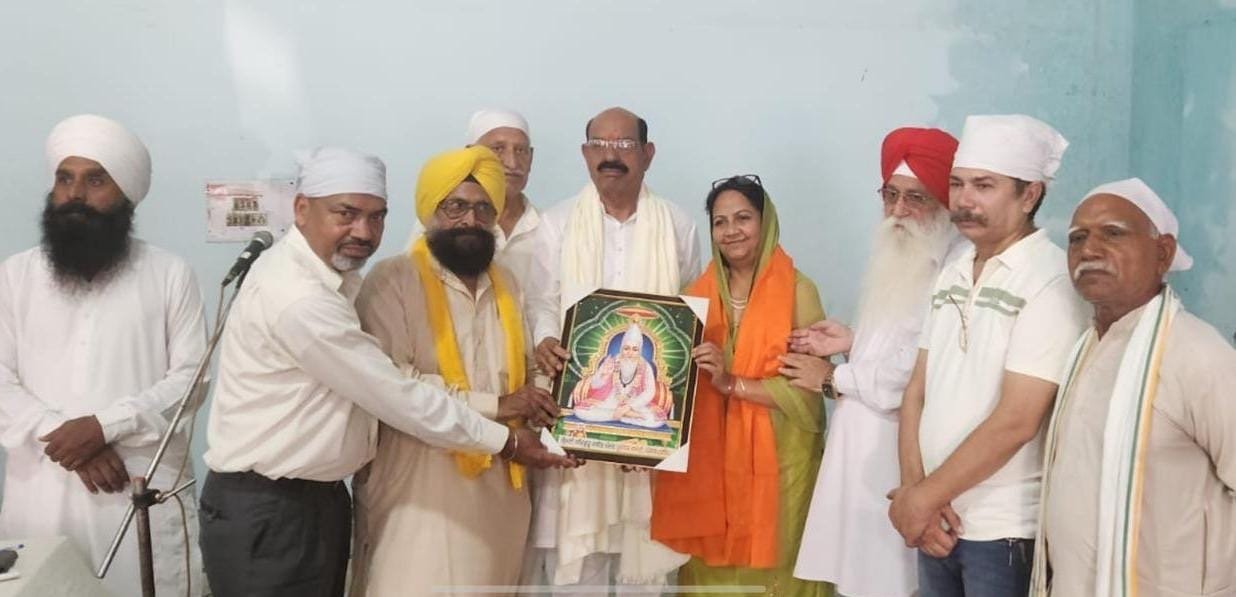 सतगुरु कबीर कम्युनिटी हॉल मेन बाजार कैंप में एक भव्य सत्संग कार्यक्रम का आयोजन किया गया।