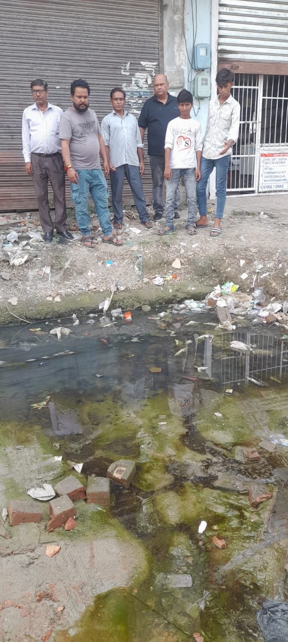 ਅਬਾਦਪੁਰਾ ਦੀ ਕਵਰਾਂ ਵਾਲੀ ਗਲੀ ਵਿੱਚ ਪਿਛਲੇ 1 ਸਾਲ ਤੋਂ ਸੀਵਰ ਬੰਦ ਨਿਗਮ ਨਹੀਂ ਕਰ ਰਿਹਾ ਸੁਨਵਾਈ।