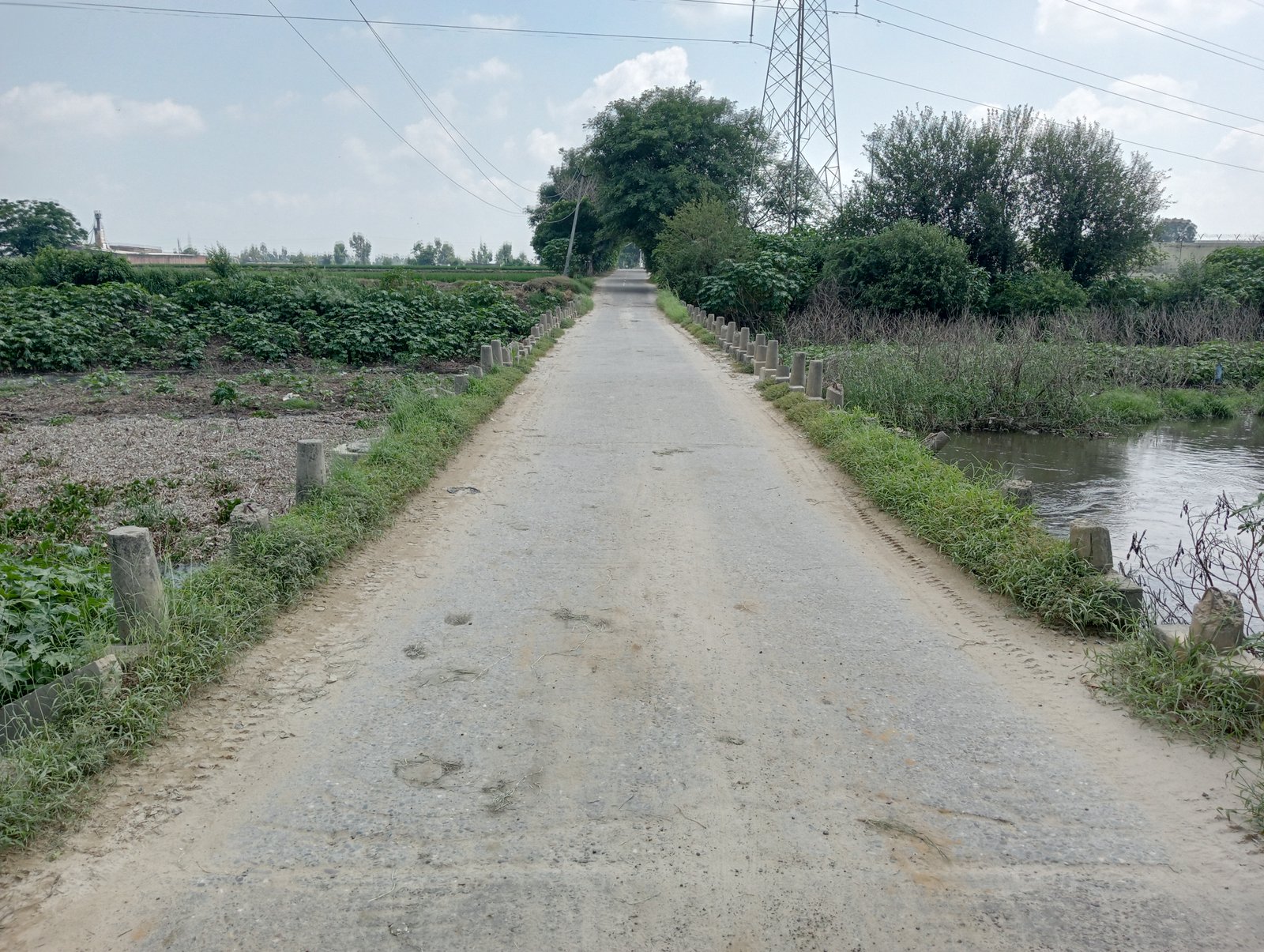 ਬਿਨਾ ਰੇਲਿੰਗ ਵਾਲਾ ਖਸਤਾ ਹਾਲ ਪੁੱਲ ਦੇ ਰਿਹਾ ਹਾਦਸਿਆਂ ਨੂੰ ਸੱਦਾ