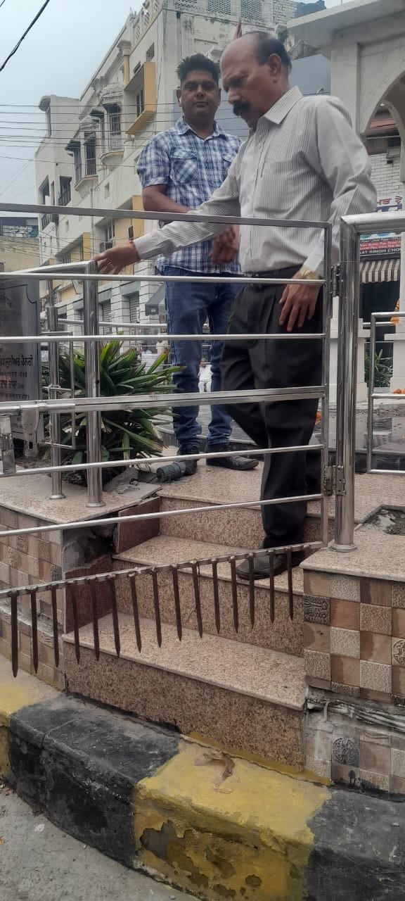 ਸ਼ਹੀਦ ਭਗਤ ਸਿੰਘ ਦੇ ਜਨਮ ਦਿਹਾੜੇ ਤੇ ਆਮ ਆਦਮੀ ਪਾਰਟੀ ਸਫਾਈ ਆਦ ਪ੍ਰਬੰਧ ਕਰਨਾ ਭੁੱਲੀ ।