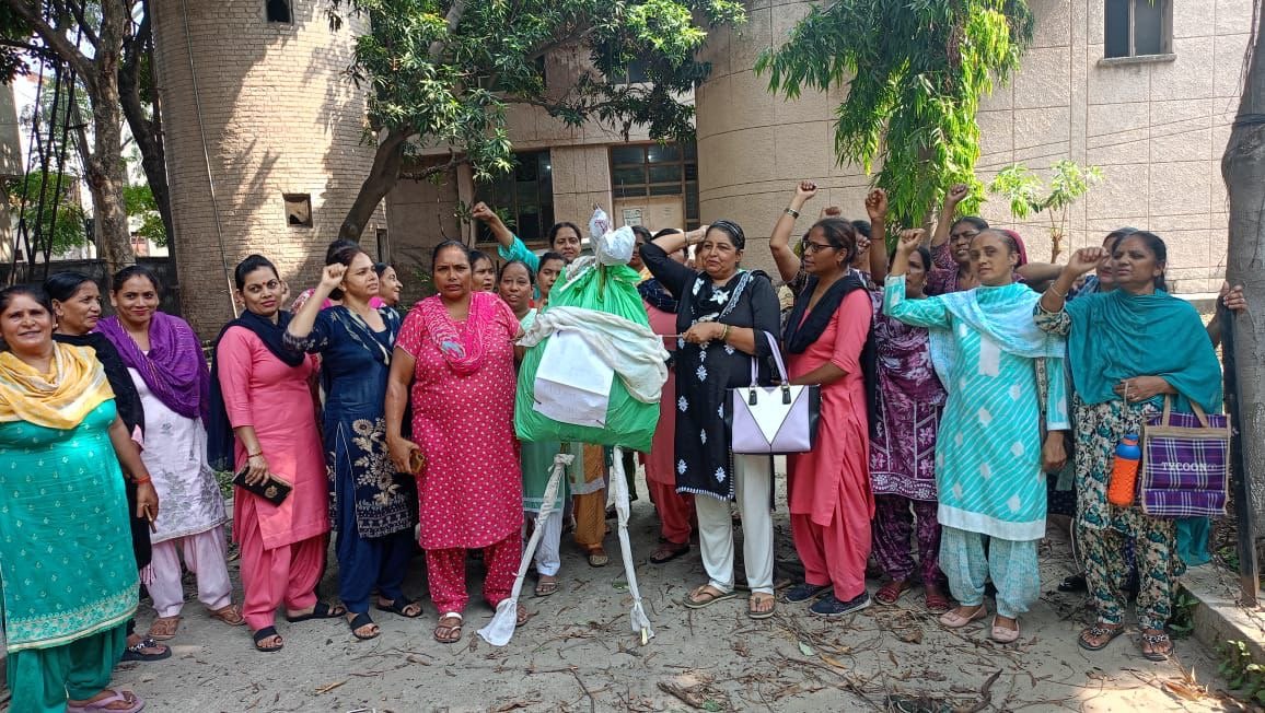 ਆਸ਼ਾ ਵਰਕਰਾਂ ਦੀ ਯੁਨੀਅਨ ਨੇ ਕਰਤਾਰ ਵਿਖੇ ਮੁਖ ਮੰਤਰੀ ਭਗਬੰਤ ਮਾਨ ਦਾ  ਪੁਤਲਾ ਫੁਕਿਆ।